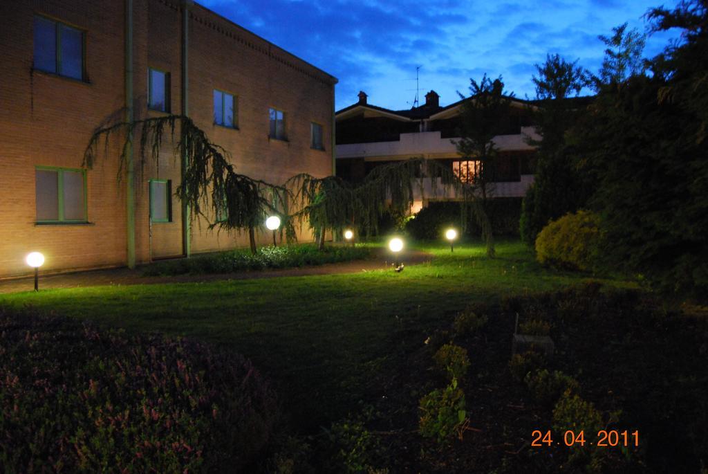 ホテル Vecchia Brianza Seveso エクステリア 写真